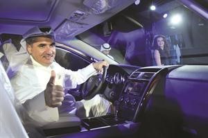 يوسف الشايع لدى تجربته CX-9
