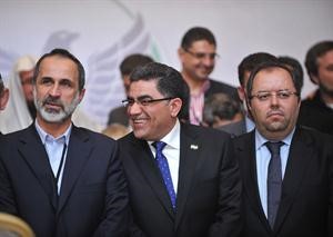 رئيس الحكومة المؤقتة غسان هيتو ورئيس الائتلاف احمد معاذ الخطيب بعد الانتخابات