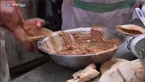بالفيديو.. مطاعم بالقاهرة تحول طبق الفول إلى وجبة راقية