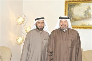 الشيخ طلال الفهد والماذون الشيخ خالد الانصاري
