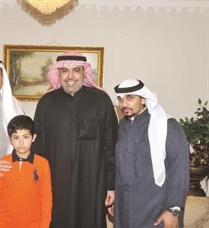 طلال الشمري مع الشيخ خالد الفهد ونجله الشيخ محمد الخالد الفهد
