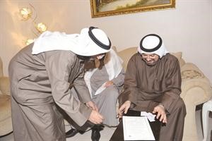الشيخ طلال الفهد يشهد على عقد القران
