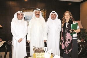 بثينة السبيعي وداحمد الحسيني والزميل فرج ناصر يهنئون حميد القطان﻿