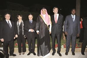 الشيخ صباح الخالد متوسطا السفيرة الفرنسية والسفير الكندي وبعض الحضور
