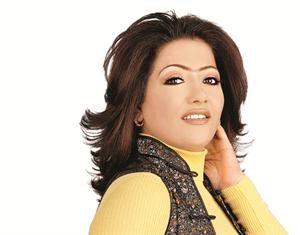 فاطمة الحوسني: الفنانون الشباب يعانون من الإهمال