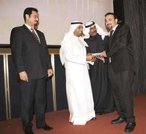 وتكريم احد الدارسين﻿