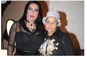 سمية مع والدتها﻿
