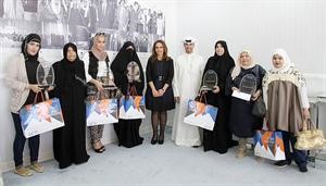 سحر الذربان مع مجموعة من الامهات المكرمات﻿