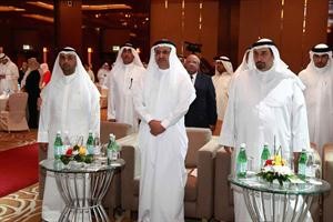 دنايف الحجرف ووزير التربية الاماراتي حميد قطامي وسفيرنا بالامارات صلاح البعيجان
