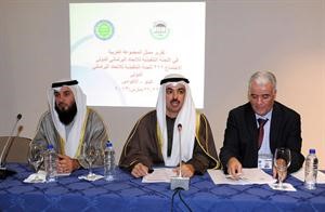 الرئيس علي الراشد متوسطا نور الدين بوشكوج وعلام الكندري﻿