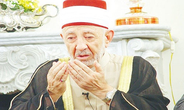 إمام المسجد الحرام: البوطي 