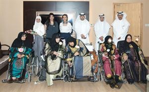 فريق VIVA خلال زيارة دار المسنين﻿