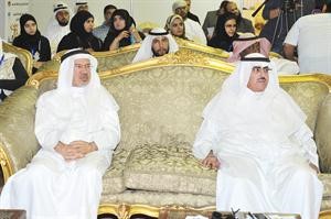 الشيخ فهد المبارك ودسليمان شمس الدين في مقدمة الحضور