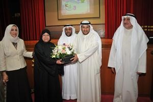 طلق الهيم وليلى الشريف يكرمان احدى المشاركات	 محمد خلوصي﻿