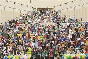 جانب من الاحتفال بعد اختتام السباق﻿