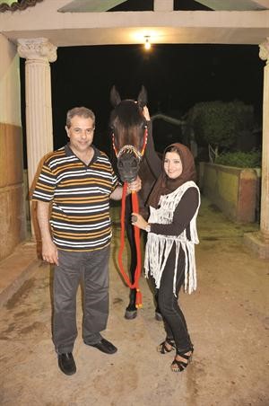 عكاشة والزميلة فوزية مع اجمل خيوله