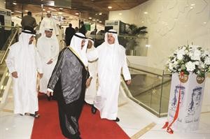 ومتجولا في مقر بيتك﻿