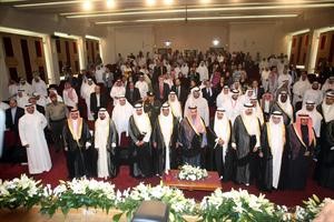سمو رئيس مجلس الوزراء الشيخ جابر المبارك ومبارك الخرينج يتقدمان الحضور في حفل تكريم الفائزين بجوائز البابطين
