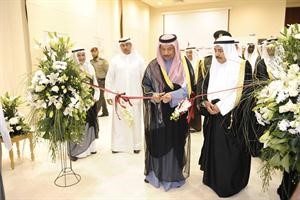 سمو رئيس الوزراء الشيخ جابر المبارك وعبدالعزيز البابطين يفتتحان المعرض
