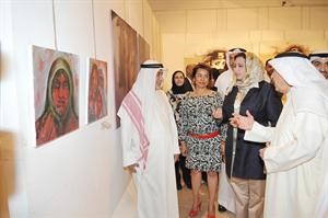 جولة داخل المعرض

