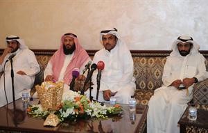 دعبيد الوسمي ومحمد هايف خلال الندوة