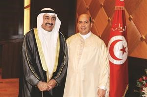 جاسم الخرافي مهنئا السفير التونسي الصغير الفطناسي﻿