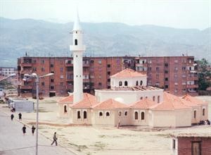 مركز السيدة غنيمة المرزوق احد مشاريعها الخيرية في اسبانيا﻿