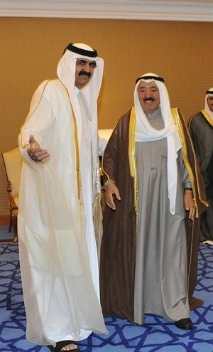 الشيخ حمد بن خليفة مرحبا بصاحب السمو الامير الشيخ صباح الاحمد﻿