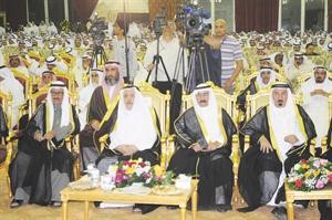 فلاح بن جامع وسلطان بن حثلين وسالم الحماد في مقدمة الحضور﻿