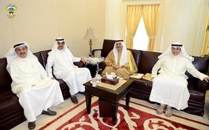 مبارك الخرينج خلال استقباله الشيخ احمد الحمود بحضور كامل العوضي وعسكر العنزي﻿