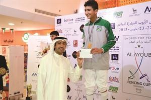 دفواز الحصينان مكرما البطل عبدالعزيز عبدالنبي سفير السيف من اجل السلام 2013﻿