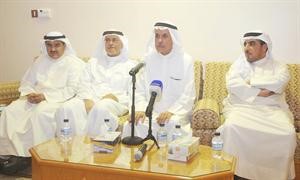دحسن جوهروعامر التميمي وناصر العبدلي واحمد العبيد خلال الندوة﻿
