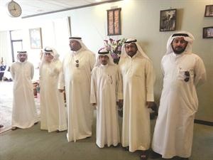 جانب من المشاركين في الاعتصام امام مكتب الوزيرة﻿