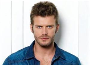 رسمياً مهند يوقع عقد انضمامه إلى «حريم السلطان»