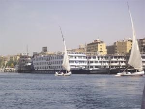 الفنادق العائمة تقف في المرسى الجديد باسوان