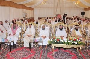 دناظم المسباح ودمحمد البصيري وفريد عمادي مع عدد من الحضور محمد خلوصي
