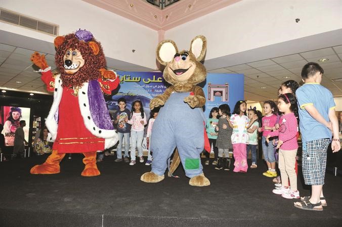 الشخصيات الكارتونية امتعت الحضور
