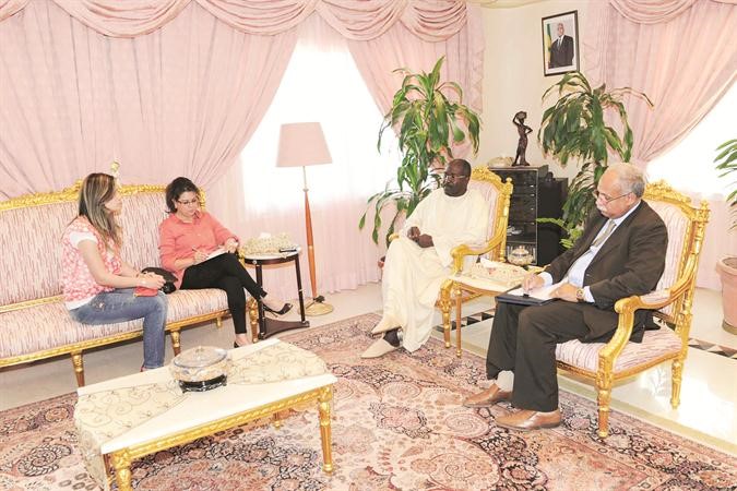 السفير عبدالاحد امباكي خلال حديثه الى الصحافيين 	هاني عبدالله﻿