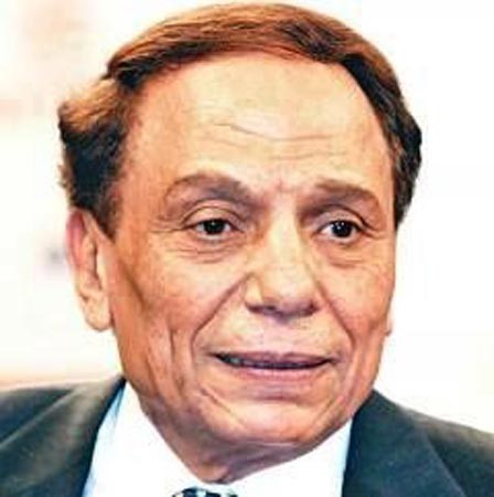 عادل إمام:"لو عايزين يقتلوني يتفضلوا" 