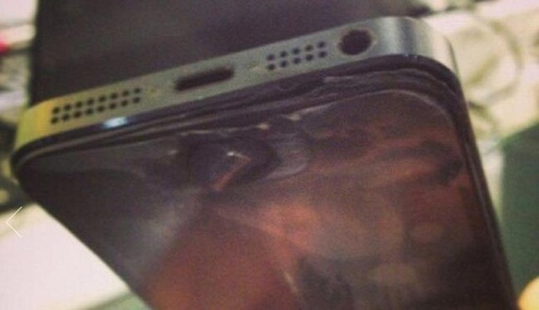 بالفيديو.. أول حالة  انفجار "iPhone 5" في يد صاحبه