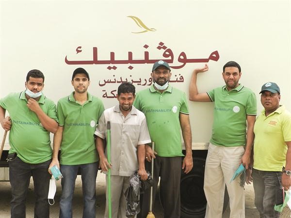 موظفو موفنبيك مكة ومشاركة في حملة النظافة
