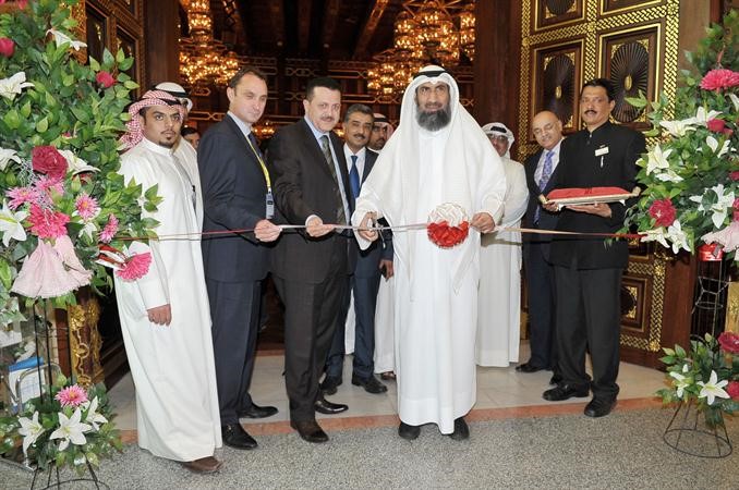 دمشعان العتيبي يفتتح معرض الكويت الثالث للكهرباء والماء اسامة ابوعطية
