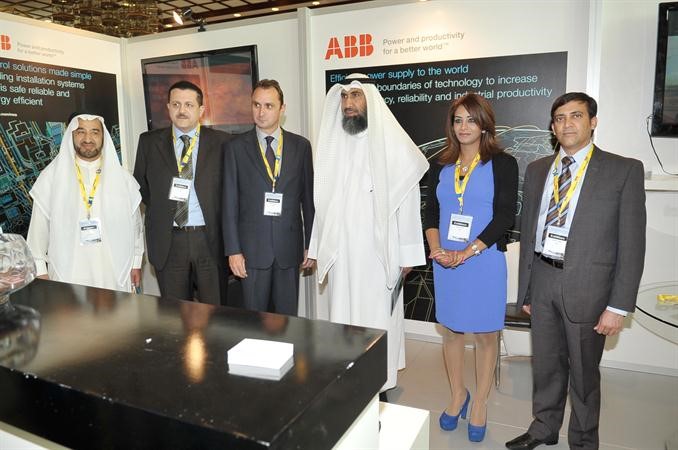 دمشعان العتيبي متوسطا فريق ABB الكويت