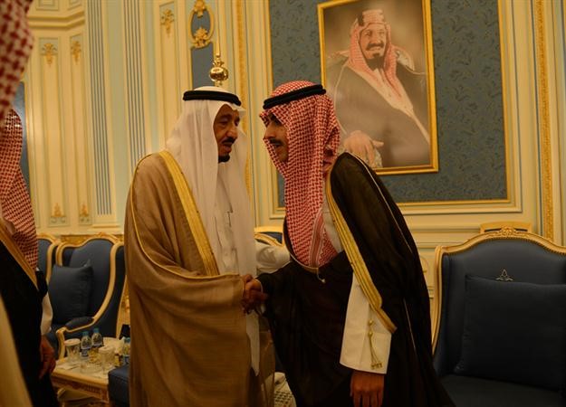 الشيخ ثامر الجابر معزيا ولي العهد السعودي﻿
