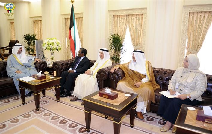 رئيس المالديف خلال زياراته لرئيس مجلس الامة﻿