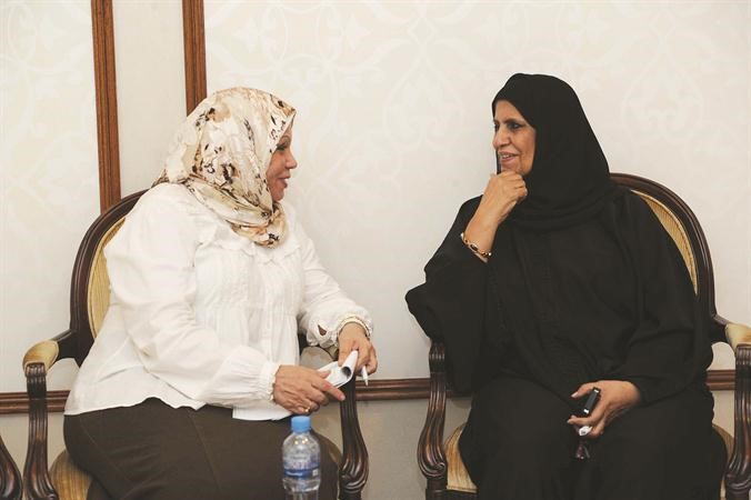 المربية خولة العتيقي تتحدث للزميلة ليلى الشافعي
