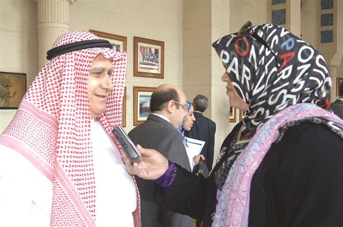 الزميل احمد بهبهاني متحدثا الى الانباء	ناصر عبدالسيد﻿