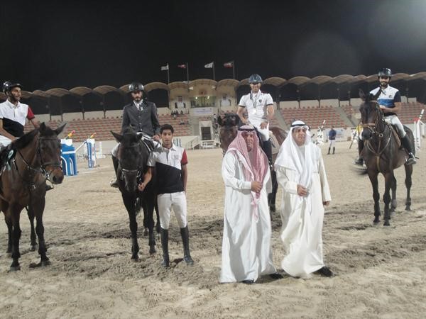 علي مراد وخليل اسد مع الابطال بعد التكريم