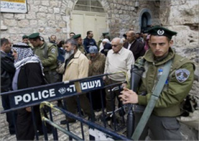 إسرائيل تشدد القيود على دخول الفلسطينيين« الأقصى»