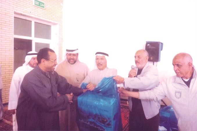 توزيع الجوائز على الفائزين﻿